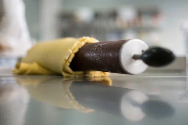 Freshly Rolled Pie Crust on Roller — Stock Photo, Image