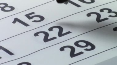 Kağıt takvim tarihte işaretleme