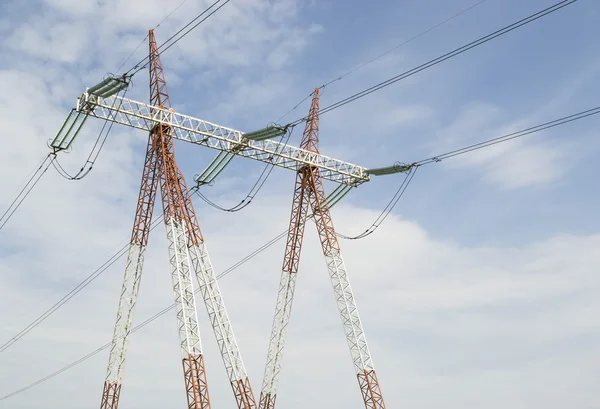 Poste para distribución de energía eléctrica de alto voltaje —  Fotos de Stock