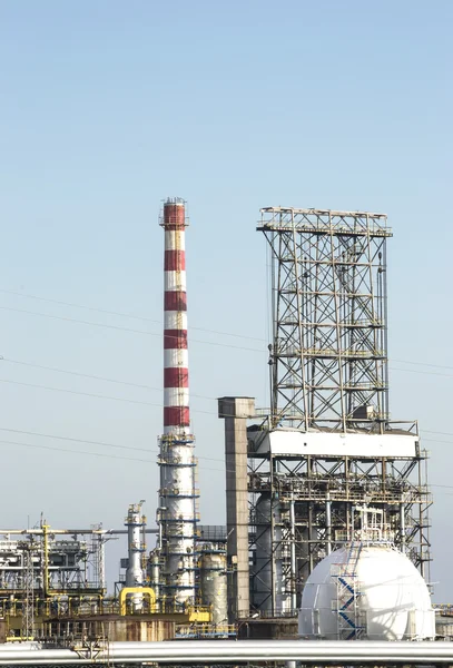 Petrol distillery and natural gas reservoir — Stock Photo, Image