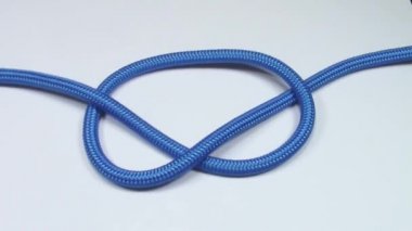 Tuzlu kraker düğüm tying