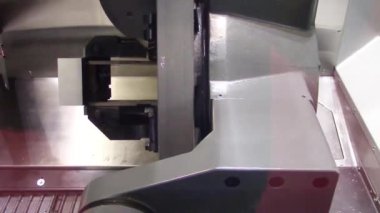 Metal işleme makine içinde hareket