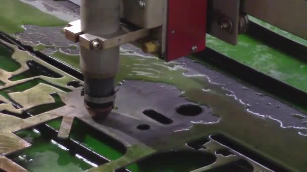 Plasma cutting machine — Stock Video