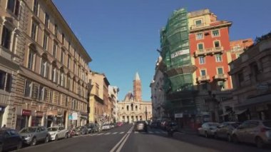 Roma, İtalya - 11 Aralık 2020: Covid19 salgını nedeniyle çok az turistle Bazilika di Santa Maria Maggiore manzarası