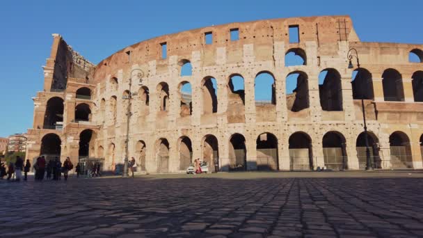 Rome Italië December 2020 Zicht Het Colosseum Met Weinig Toeristen — Stockvideo