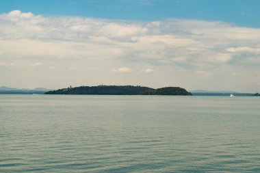 Trasimeno Gölü 'nün güzel manzarası, Umbria, İtalya.