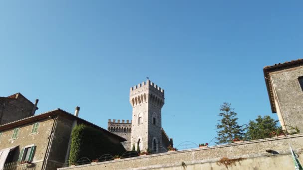 Blick Auf Das Berühmte Schloss Von San Casciano Dei Bagni — Stockvideo