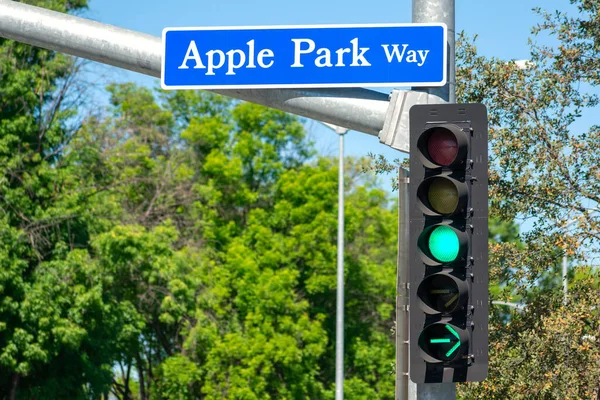 Značka Apple Park Way Nasměruje Návštěvníky Apple Parku Silicon Valley — Stock fotografie