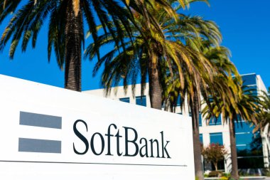 SoftBank imzası Silikon Vadisi 'ndeki SoftBank Vizyon Fonu merkezinde. SoftBank Group Corporation, San Carlos, CA, USA 2020 yılında kurulmuş bir Japon çokuluslu holding şirketidir.