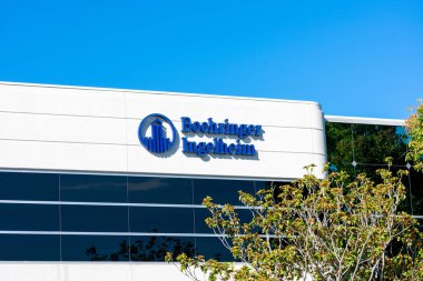 Boehringer Ingelheim, Almanya merkezli bir ilaç şirketi olan Newark, California, ABD - 2020 Silikon Vadisi genel merkezinin logosunu imzaladı.