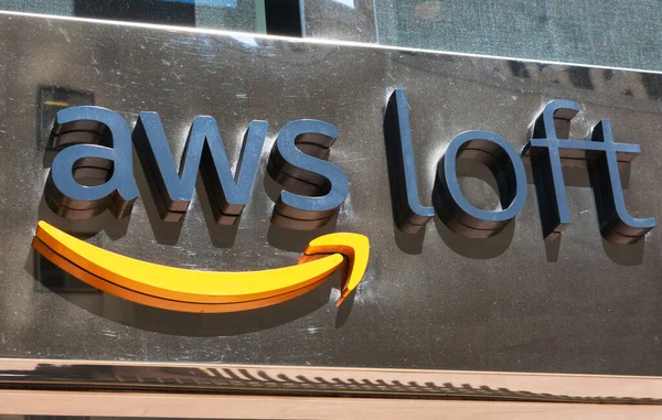 Aws Loft Fasadzie Biura Amazon Dla Klientów Aws Startupów Deweloperów — Zdjęcie stockowe