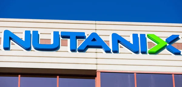Логотип Nutanix Подпись Фасаде Головного Офиса Компании Разработке Облачных Вычислительных — стоковое фото