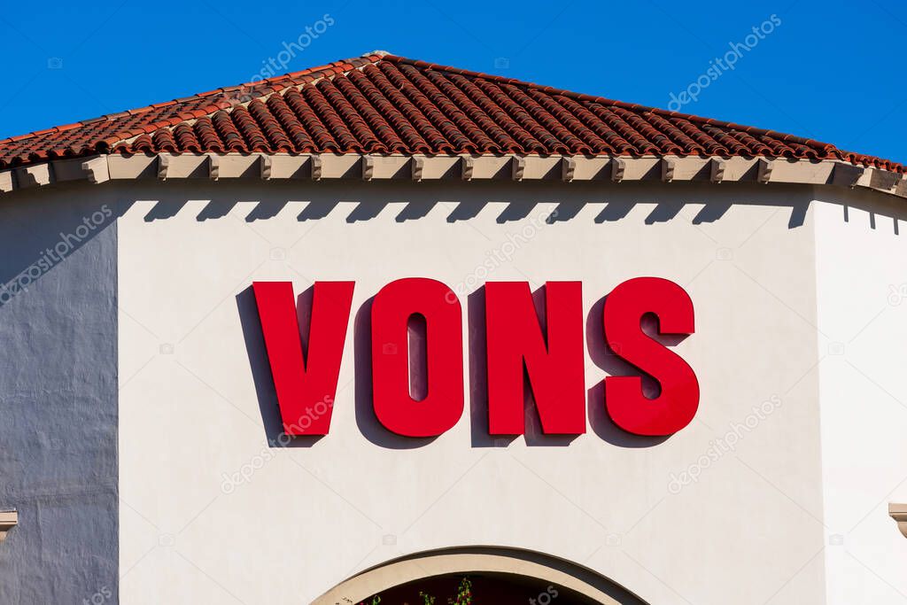 Signo de Vons, logotipo en la fachada de la cadena de supermercados