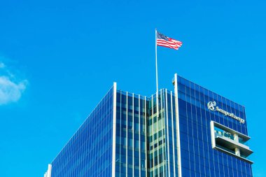 Sempra Enerji Kurumsal Karargah Binası cephesi. ABD Mavi gökyüzü altındaki enerji altyapı şirketinin ofisinde San Diego, California, ABD - 2018