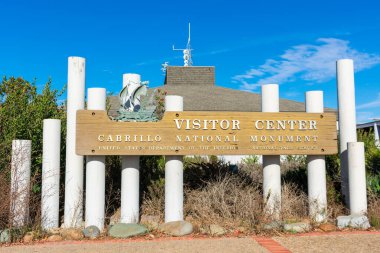 Cabrillo Ulusal Anıtı turistleri karşılıyor - San Diego, California, ABD - 2020