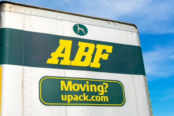 Знак Abf Moving Футовом Прицепе Используемом Перемещения Домашних Хозяйств Компанией — стоковое фото