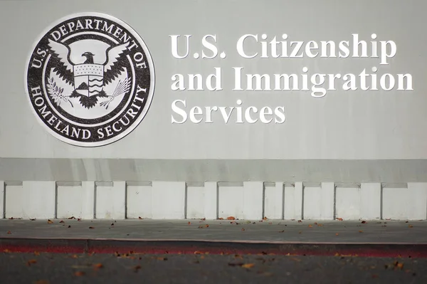 Estados Unidos Ciudadanía Servicios Inmigración Signo Logotipo Pared Hormigón Oficina —  Fotos de Stock