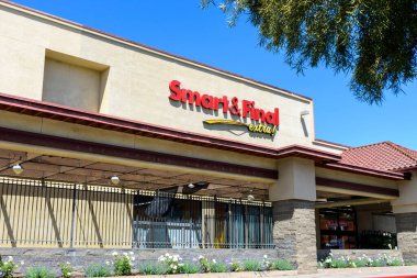 San Jose, California, ABD - 2021 perakende satış yeri için akıllı ve son işaret.