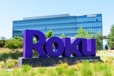 Roku işareti, tüketici elektroniği merkezinin logosu ve Silikon Vadisi 'nde yayın yapan medya şirketi. - San Jose, Kaliforniya, ABD - 2021