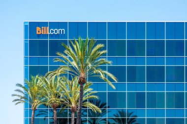 Bill.com genel merkezi. Bill.com, küçük ve orta büyüklükteki işletmeler için arka ofis finansal işlemlerini otomatikleştiren bulut tabanlı yazılım sağlayıcısıdır. - San Jose, Kaliforniya, ABD - 2021