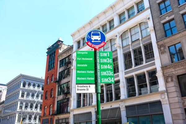 Una Señal Parada Autobús Autoridad Metropolitana Transporte Barrio Del Soho — Foto de Stock