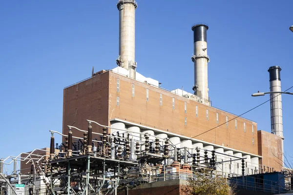 Con Edison ya da Con Ed Tesisi, ABD 'deki en büyük yatırımcı sahibi enerji şirketlerinden biri.