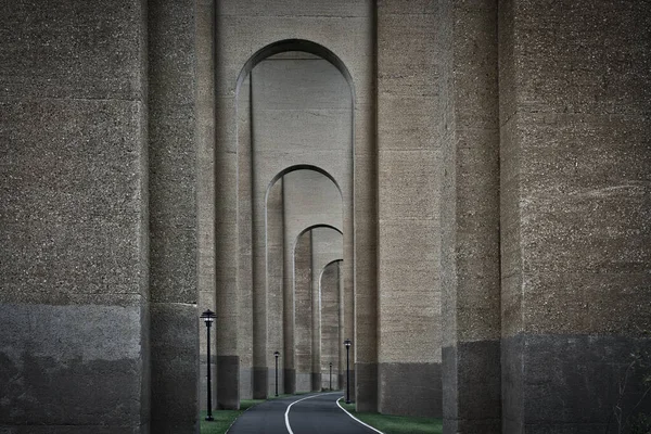 Tunnel Een Doorgang Met Een Reeks Lange Bogen Fietspaden Nyc — Stockfoto