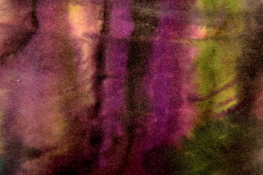 Koyu sanat arka planı yeşil ve mor renklerde