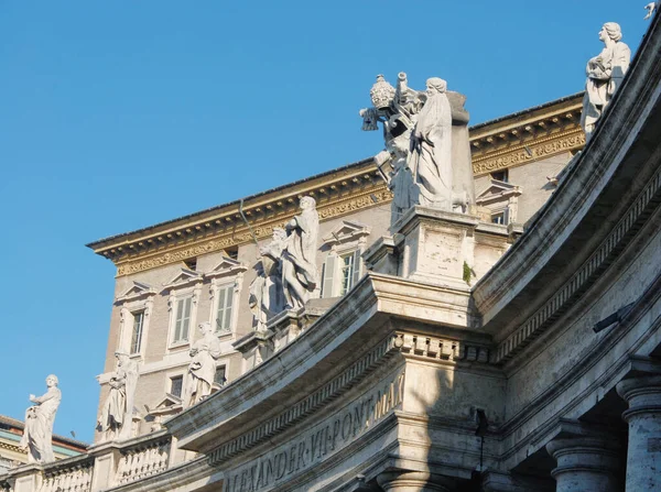 Baroque Sculptures Ornaments Peter Basilica Blue Sky Rome — Stock Photo, Image