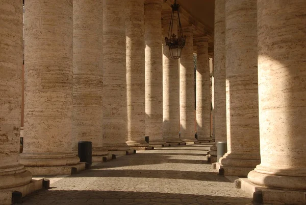 Famoso Colonnato Piazza San Pietro Vaticano Che Costituito Grandi Colonne — Foto Stock