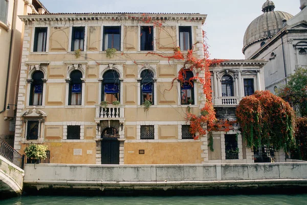 Wonderful Palace Dome Canal Venice — Stock Photo, Image