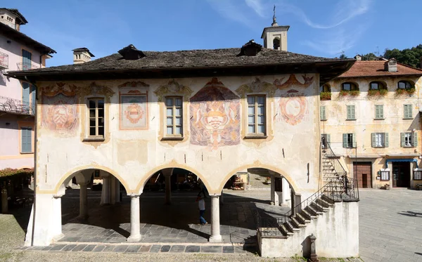 Orta Uma Vila Maravilhosa Lago Orta Piemonte Frente Ilha Mágica — Fotografia de Stock