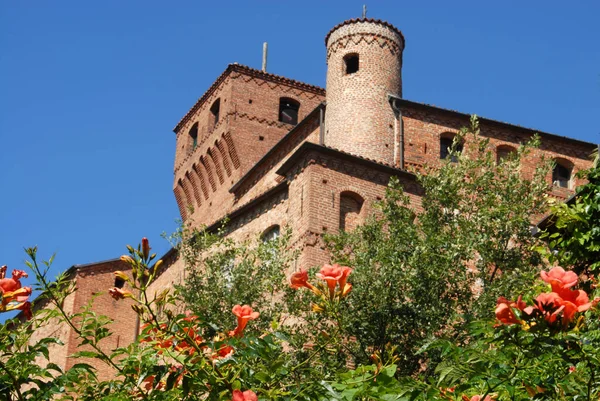 Castelos Medievais Itália São Muito Bonitos Com Fortificações Tijolos Torres — Fotografia de Stock