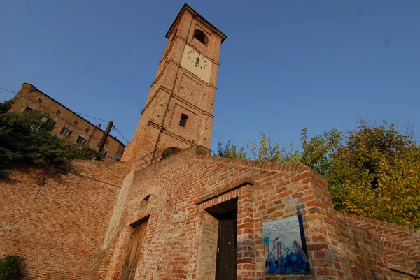 Torre Molto Antica Circa Mille Anni Oggi Campanile Con Orologio — Foto Stock