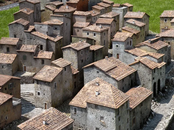 Miniatyr Typisk Liten Italiensk Med Stenhus Och Smala Och Vackra — Stockfoto