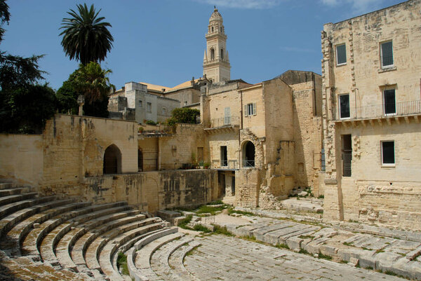 Римский театр в Лечче - римский памятник эпохи Августа, расположенный в историческом центре города.