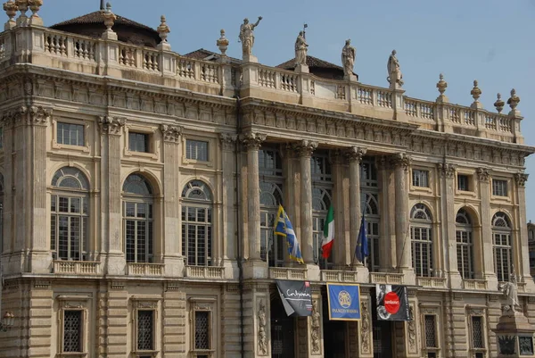 Oszlopok Szobrok Domborművek Torinói Palazzo Madama Díszei Amelyeket Juvarra Tervezett — Stock Fotó