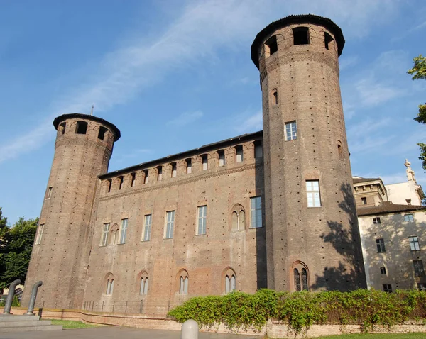 马达马宫 Palazzo Madama 是位于都灵卡斯特洛广场的一座历史性建筑 它是联合国教科文组织的遗产 和其他萨伏伊住所一样 它是文明古艺术博物馆的所在地 图库图片