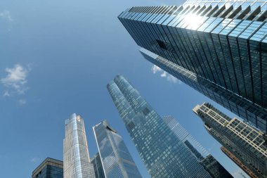 Yüzyılı aşkın bir süredir, New York 'taki ünlü gökdelenler çelik ve cam gibi muhteşem yaratıklarla New York' un hikayesini anlatıyorlar..