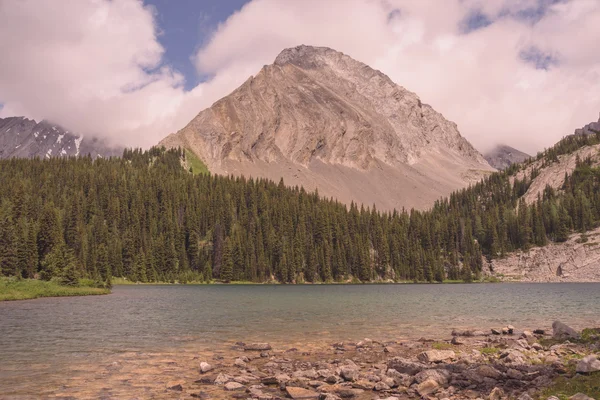 Gusty Peak Landscape — Stock Photo, Image