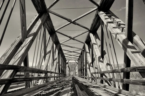 Puente ferroviario abandonado —  Fotos de Stock