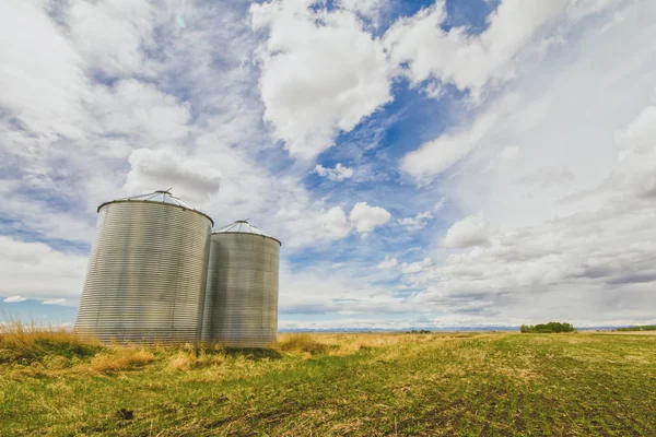 Prairie Paisagem com Silos de Grão — Fotografia de Stock