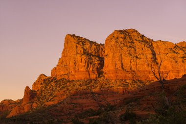 Sedona Red Rock Cliff gün batımında