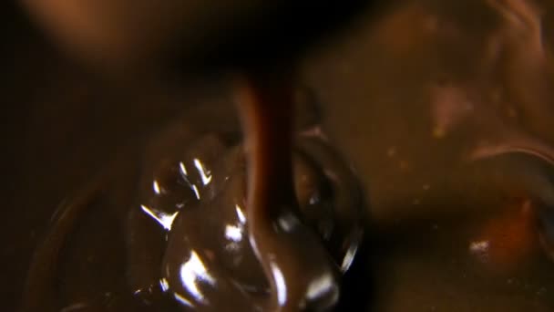 Close up van warme chocolademelk — Stockvideo