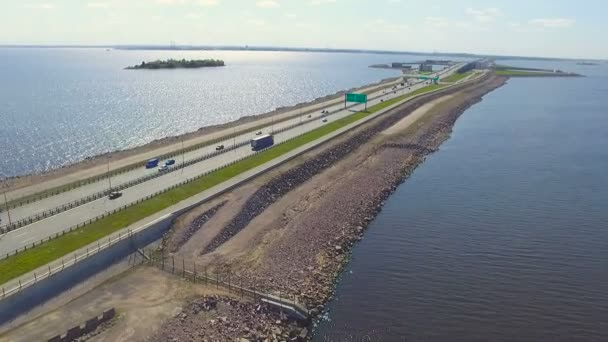 Пташиного польоту греблі в Санкт-Петербурзі — стокове відео