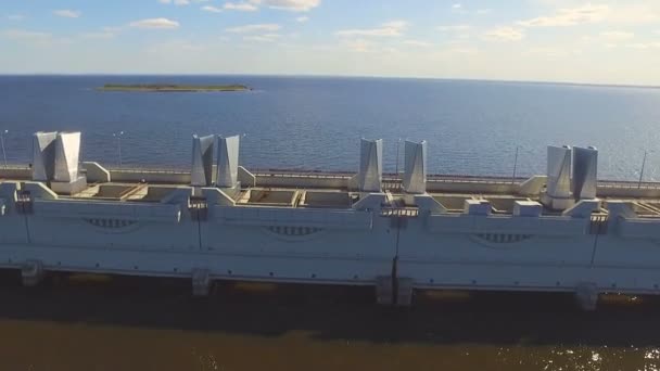 Vue aérienne du barrage de Saint-Pétersbourg — Video