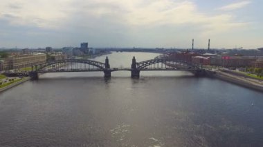 Neva Nehri, Saint-Petersburg, Rusya Federasyonu Bolsheokhtinsky köprüden havadan görünümü
