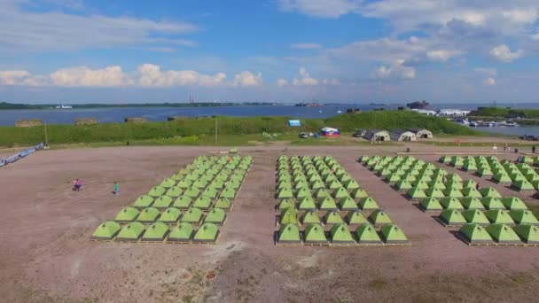 Tenda de acampamento no acampamento — Vídeo de Stock