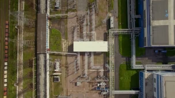 Luchtfoto van de elektriciteitscentrale — Stockvideo