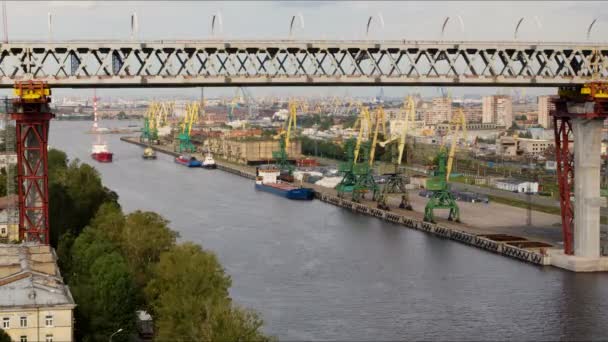 Timelapse pasando por el canal de la nave — Vídeos de Stock